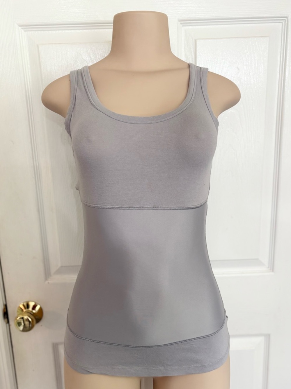 Yummie Tummie Pearl Scoop Neck Shapewear Tank Top Gray 3-Panel Women's M